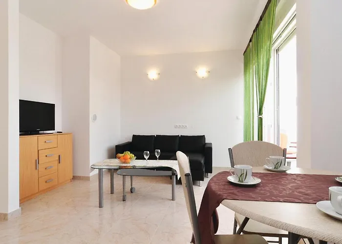 In With Swimming Pool Apartman *