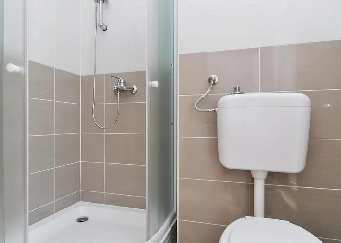 In With Swimming Pool * Nin