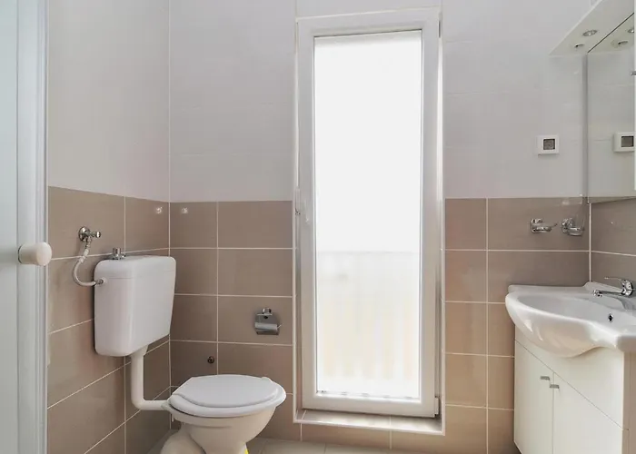 In With Swimming Pool Nin