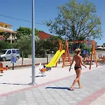 In With Swimming Pool * Nin