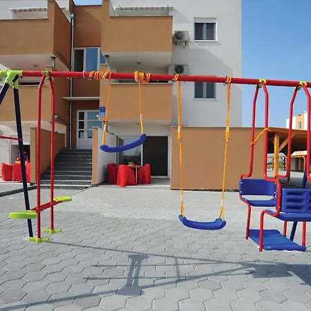 In With Swimming Pool Апартаменты