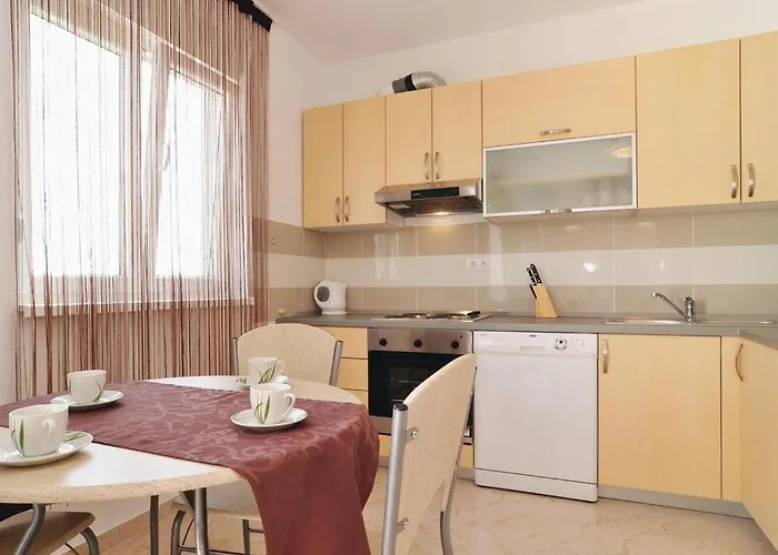 In With Swimming Pool Апартаменты Нин